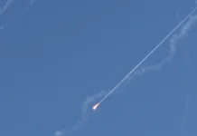 Israel confirmam impacto de mísseis iranianos no centro de Israel