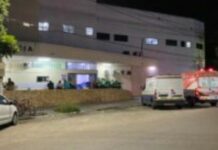 Mulher fica ferida após capotamento em Campos