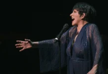 Liza Minnelli diz que flagrou primeiro marido na cama com outro homem