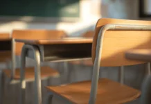 Aluno armado mata colega e deixa feridos em escola da Argentina, diz jornal