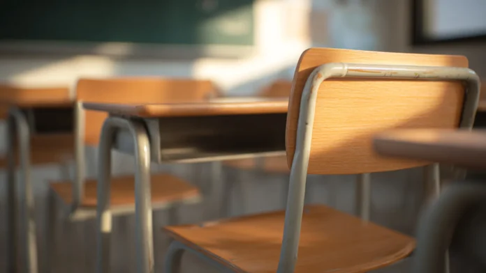 Aluno armado mata colega e deixa feridos em escola da Argentina, diz jornal