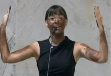 Deputada Fabiana Bolsonaro faz ‘blackface’ em protesto transfóbico