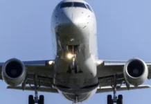 Suécia emite alerta para escassez de combustível para aviões na Europa