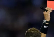 Fifa aprova cartão vermelho para quem cobrir o rosto em discussões com adversários