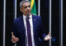 STF torna Gustavo Gayer réu sob acusação de injúria por ligar Lula a Hamas e nazismo