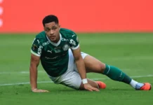 Vitor Roque vai passar por cirurgia e só volta ao Palmeiras após a Copa