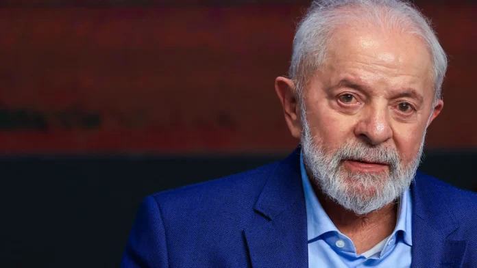 Lula sanciona Plano Nacional de Educação e critica expansão de escolas cívico-militares