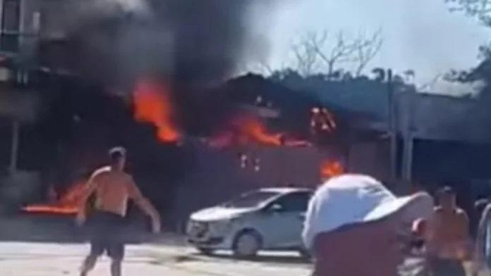 Avião de pequeno porte cai sobre restaurante no RS e deixa quatro mortos