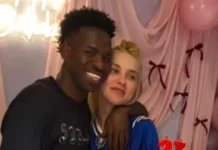 Cara fechada de Virginia em festa surpresa reforça rumor de crise com Vini Jr.