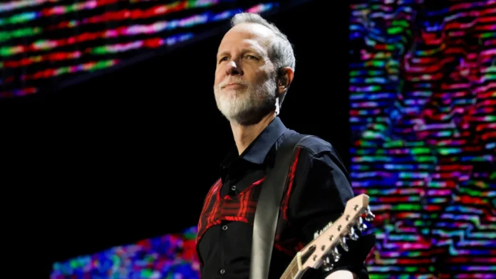 Tom Dumont, guitarrista do No Doubt, recebe diagnóstico de doença de Parkinson