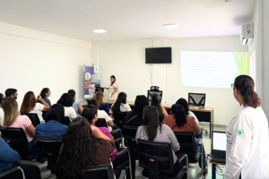 Agentes de saúde e enfermeiros passam por treinamento de prevenção ao tabagismo