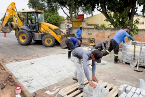 Quebra-molas e faixas elevadas começam a ser instalados no Centro de SFI