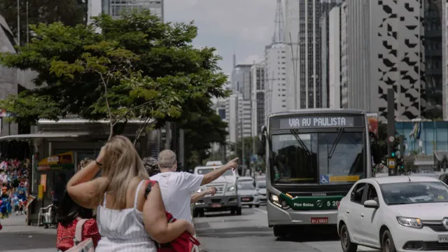 Calor continua em São Paulo até a chegada da frente fria, no fim de semana