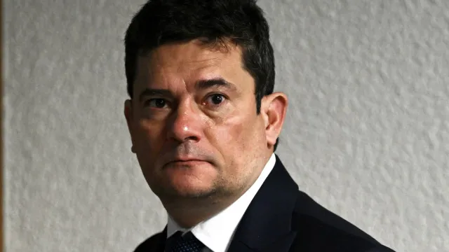 Moro se lança no PR ao lado de Flávio, ataca Lula e chama ato de Trump sobre PCC e CV de 'extraordinário'