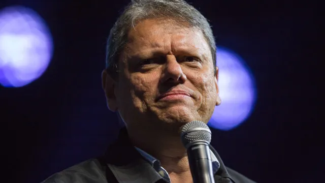 Tarcísio sinaliza antecipar inauguração da linha-6 do metrô para campanha de reeleição