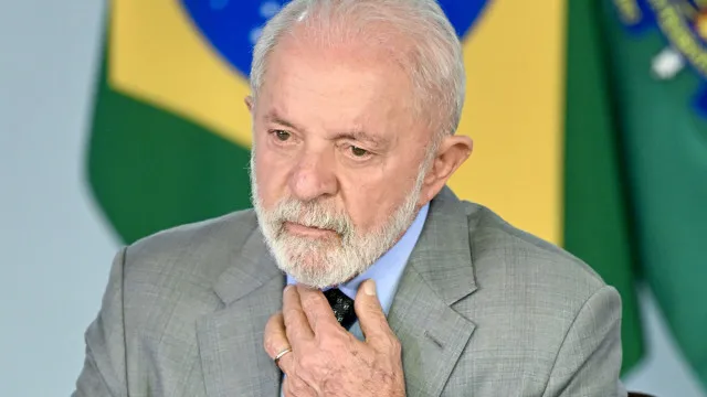 "É um caso de polícia", diz Lula sobre relação entre Flávio e Vorcaro