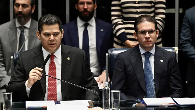 Congresso derruba vetos de Lula e decide liberar verba a municípios antes da eleição