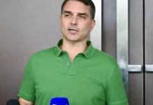 Aliados de Lula pedem que PGR investigue Flávio Bolsonaro por possível atentado à soberania
