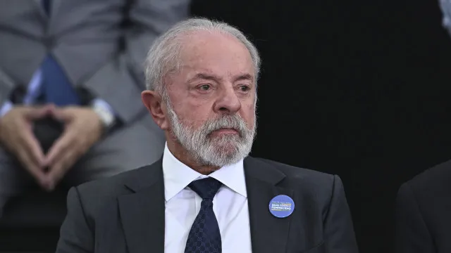 Lula se irrita com PT, falta a eventos e cobra estratégia pré-eleitoral