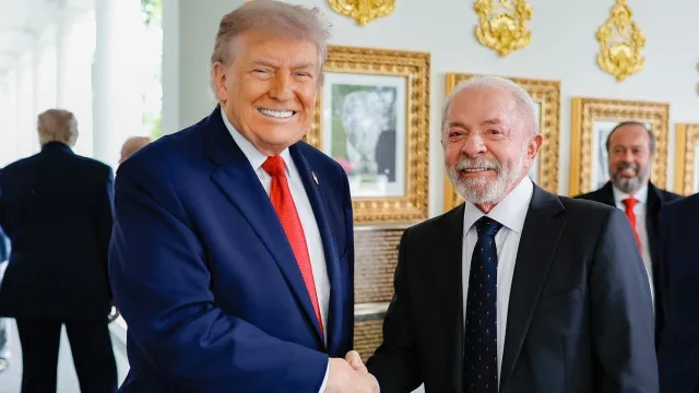 Trump fez elogio a Lula em encontro com Flávio Bolsonaro na Casa Branca
