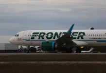 Pedestre morre atropelado por avião no aeroporto de Denver; há 12 feridos