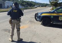 Homem é detido suspeito de repassar localização de viaturas da PRF na BR-101