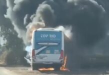 Ônibus que transportava trabalhadores para o Porto do Açu pega fogo
