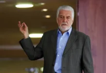 Jaques Wagner deixa liderança do governo no Senado após ser alvo da PF