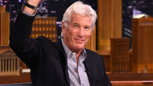 Richard Gere chama Trump de 'louco' e diz que EUA vivem momento mais sombrio