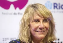 Renata Sorrah celebra 45 anos da filha médica nas redes sociais