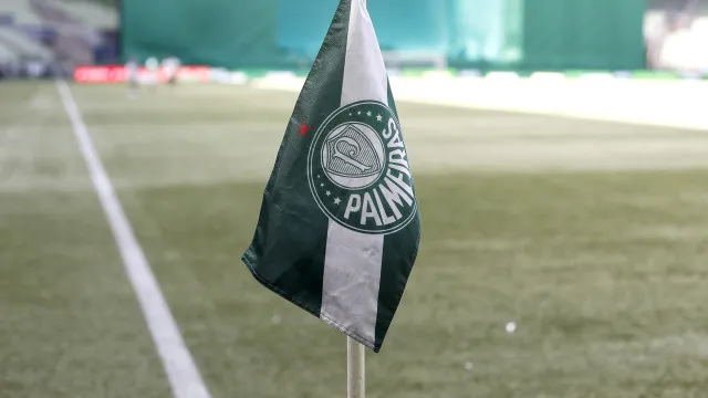 Palmeiras integra goleiro pegador de pênalti e negocia empréstimo de Aranha