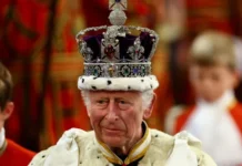 Rei Charles oferece hospedagem real, mas Harry mantém impasse sobre visita
