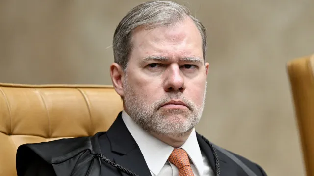 Toffoli toma posse no TSE e diz que Justiça não decide eleição