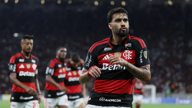 Quarteto do Flamengo começa férias com olhares divididos