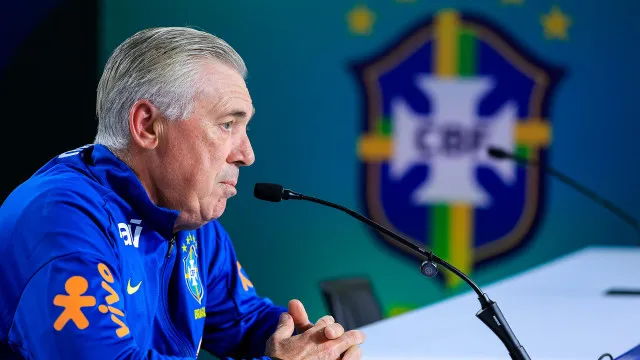 'Ainda mistura idiomas', diz professor de português de Ancelotti sobre evolução do aluno