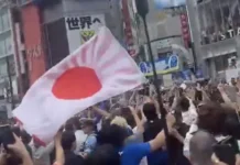 Invasão total do cruzamento mais famoso do mundo após a goleada do Japão