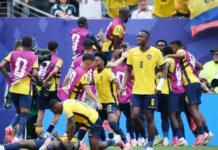 Equador vence Alemanha de virada e carimba vaga no mata-mata da Copa
