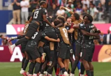Canadá vence a África do Sul no fim e avança às oitavas da Copa
