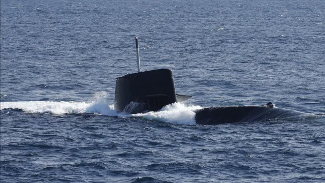 China lança míssil de submarino pela 1ª vez em 44 anos