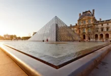 Ladrões do Museu do Louvre dizem que mandante do crime queria mais joias