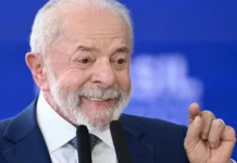 Lula critica Flávio por sugerir a Trump tarifar Brasil após eleição